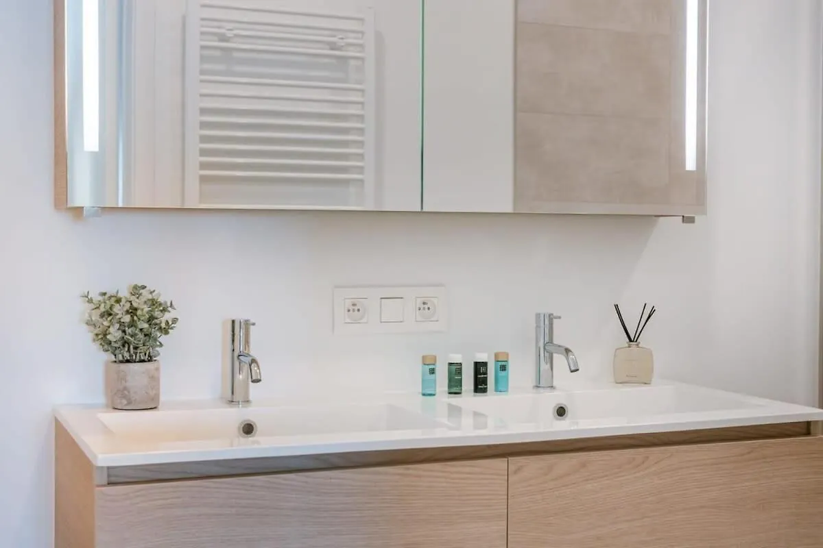 Huswell - Stylish 2 Bedroom With Terrace And Parking 奥斯滕德 0*,