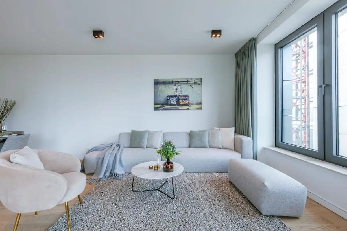 Huswell - Stylish 2 Bedroom With Terrace And Parking 奥斯滕德